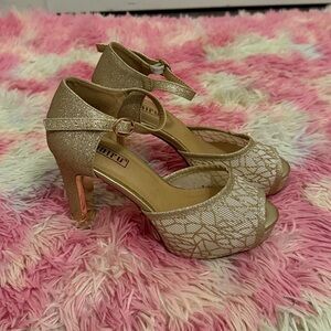 IDIFU Glittering Gold Strappy heels